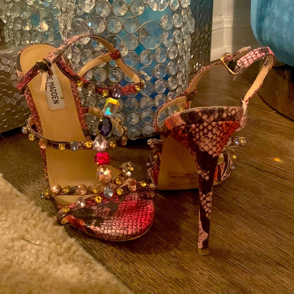Pink snakeskin gem stone Steve Madden heels